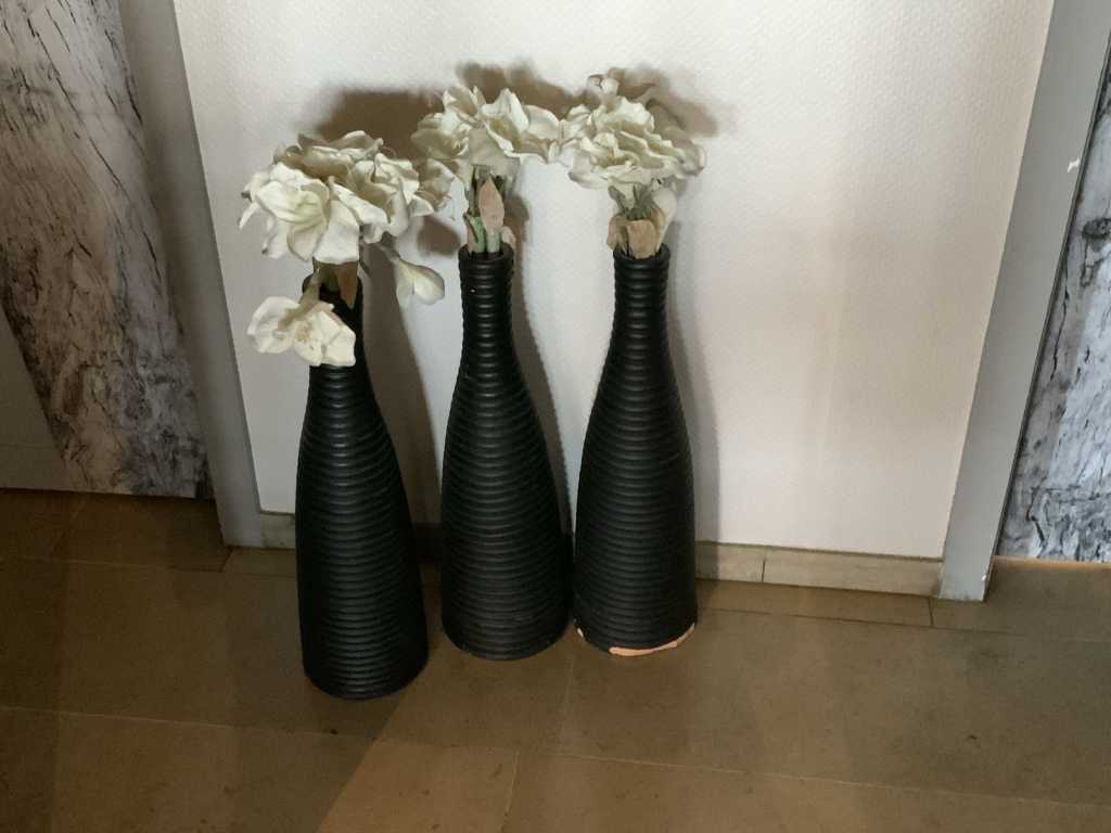 Flower pot with artificial plant (3x)