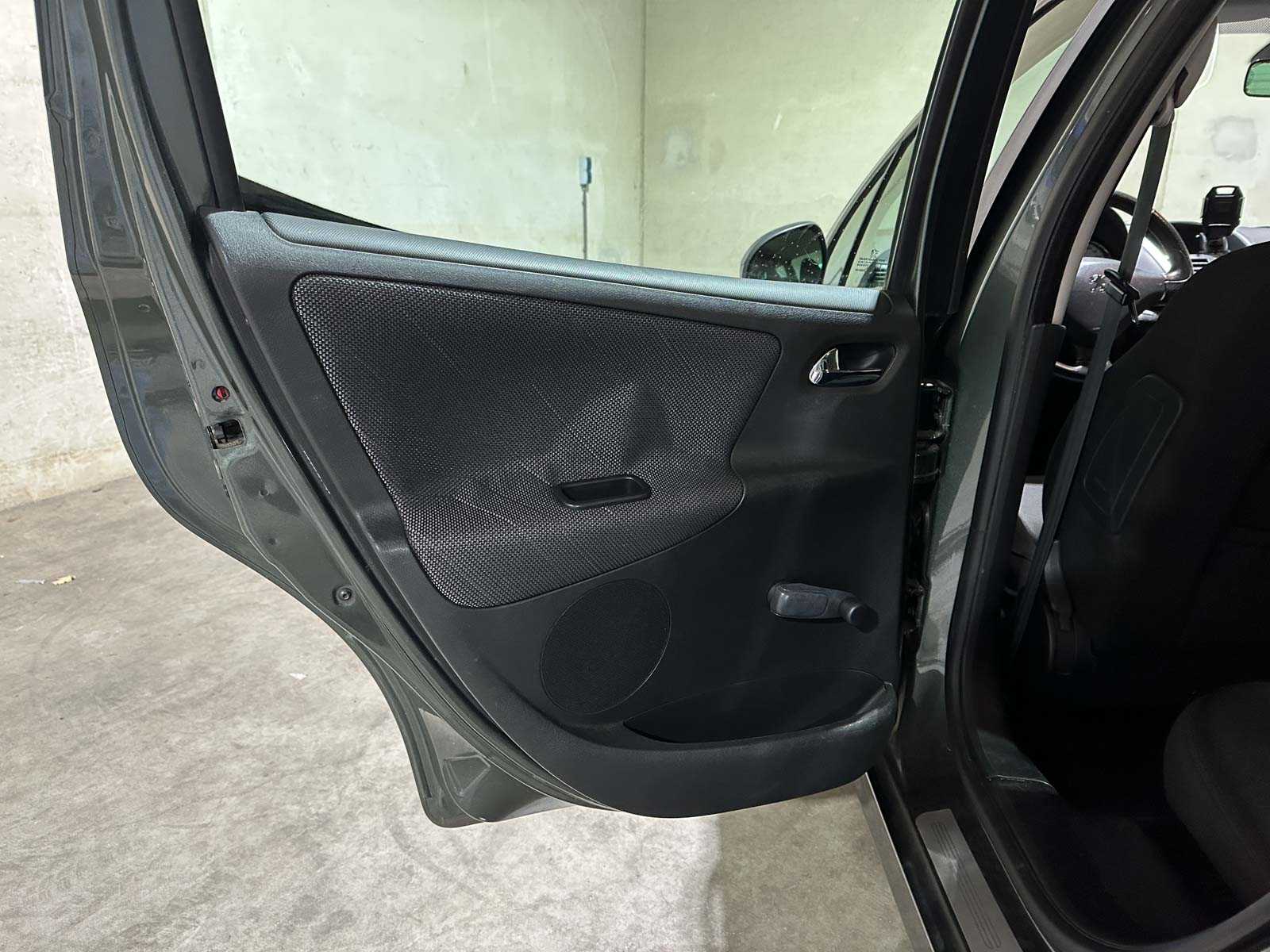 Peugeot 207 SW 1.6 VTi XS 120pk 2008, 5-TSZ-04