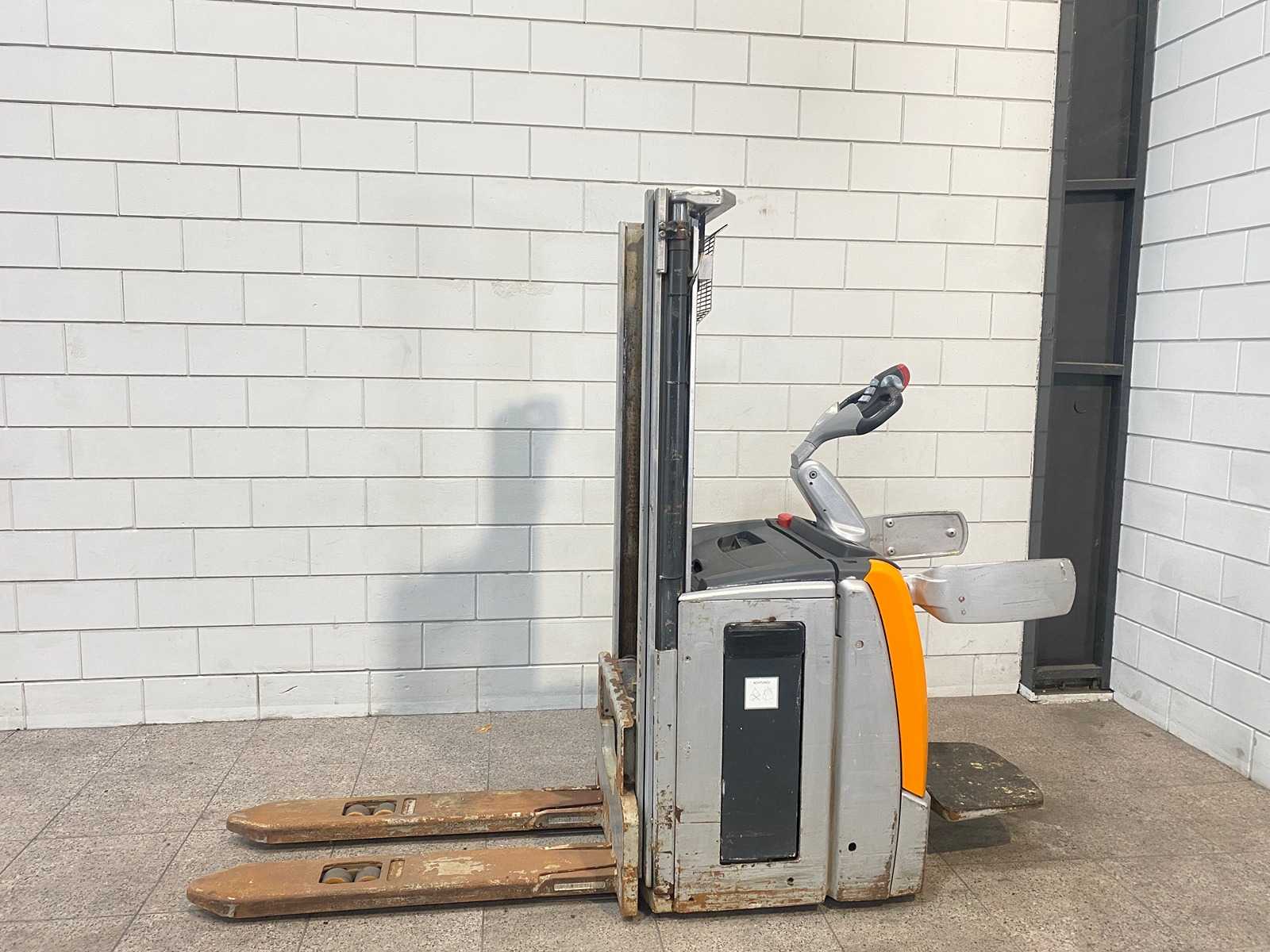 Still – 2019 – EXV-SF14 – Stacker