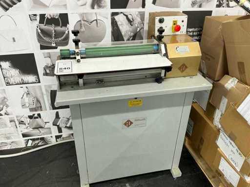 SADA 239AVR Machine à revêtir / coller à rouleaux pour articles en cuir