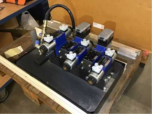 Blocco di controllo idraulico e accessori