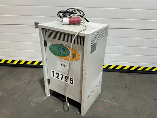 Chargeur de batterie PPE 48/100