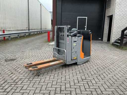 STILL - EXD-S20 - Stackers - 2018