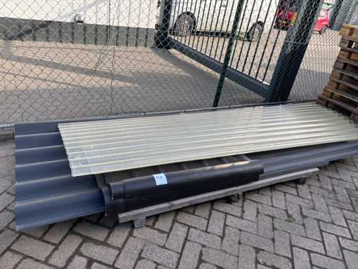 Série de feuilles ondulées et 2 avant-toits