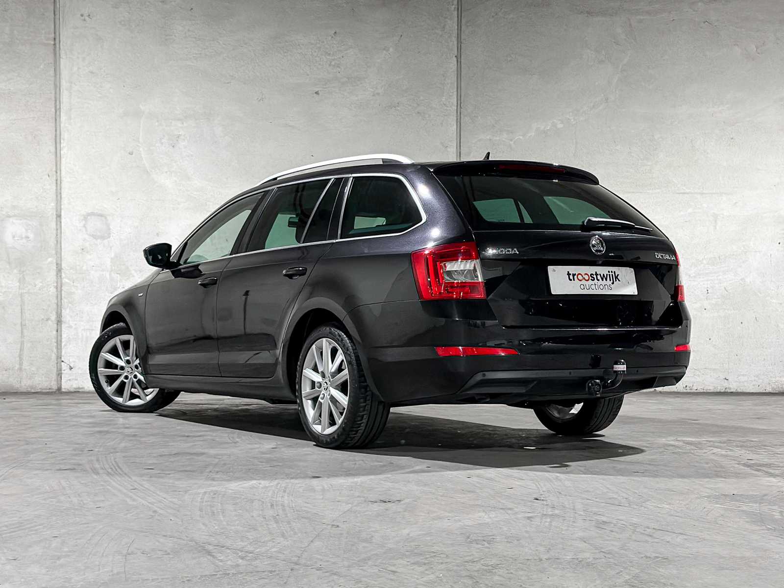 Skoda Octavia Combi 1.6 TDI Greentech JOY Business 110hp 2016, JX-809-G