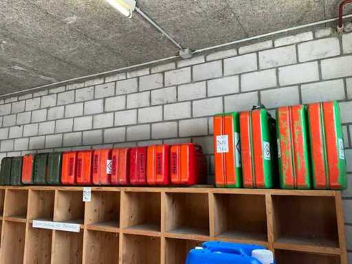 Contenitori di metallo (16x)