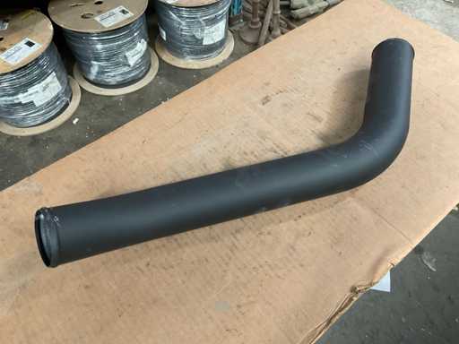 Metallic tube bent (4x)