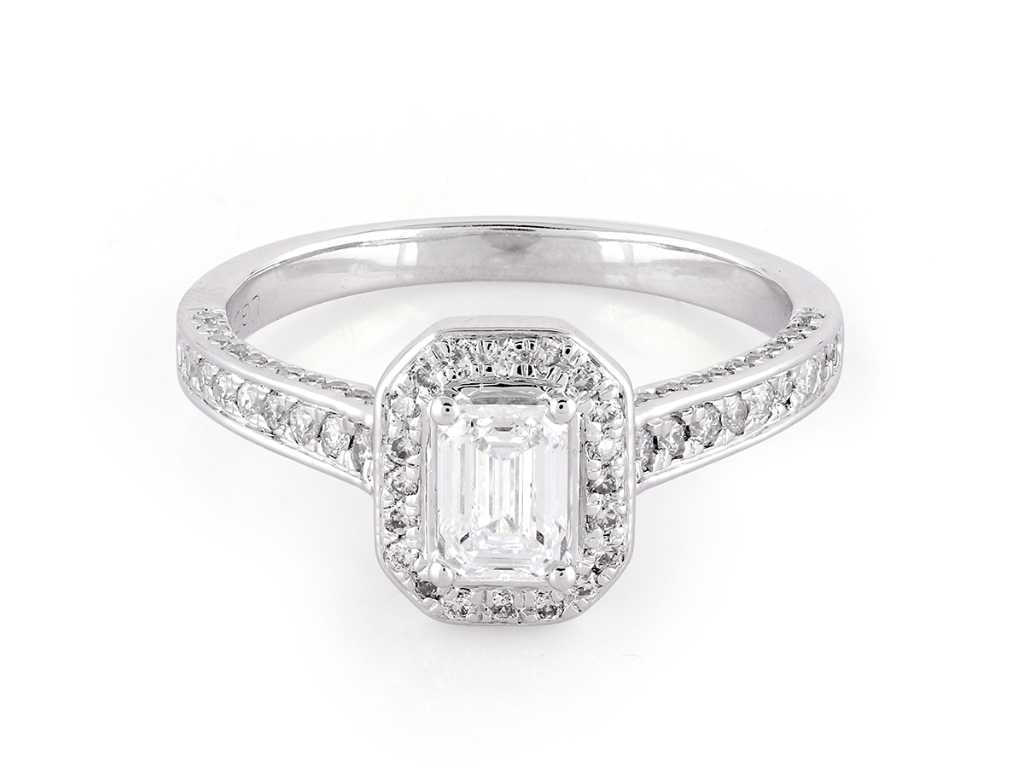 18 KT White gold Ring With 1.05Cts Lab Grown Diamond