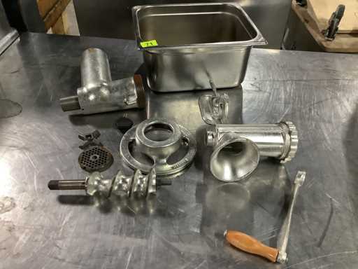 Meat grinder (2x)