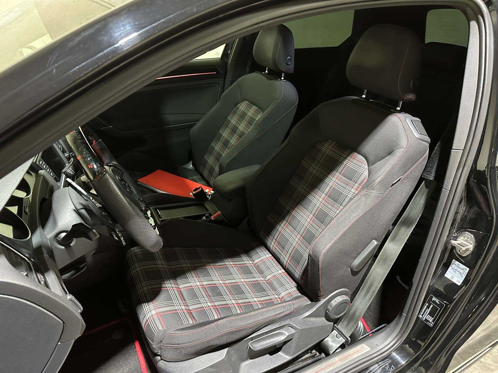 Volkswagen Golf GTI Performance (VII / MK7 / Golf 7) 396pk 2014