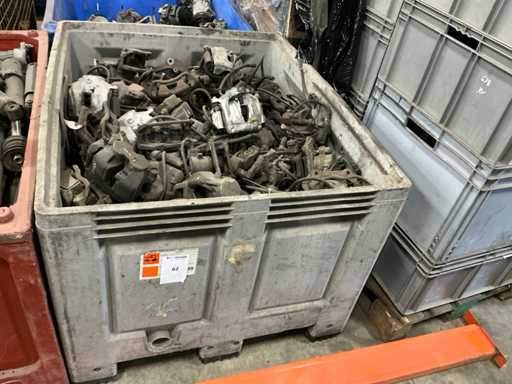 Batch of Mercedes-Benz brake calipers