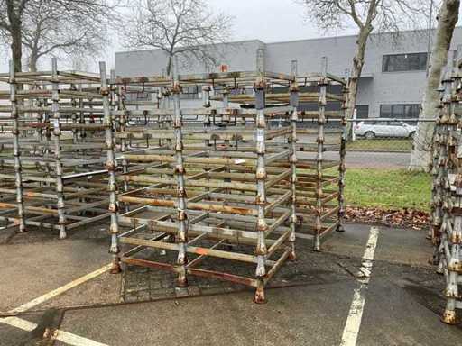 Stacking frame (19x)