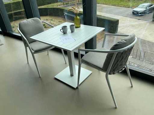 Diphano Metris Gartentisch mit 2 Stühlen