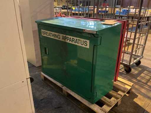 Storage cabinet (2x)