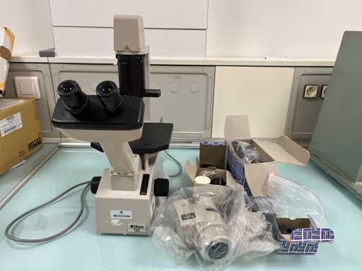 NIKON - TMS - Mikroskop odwrócony z kontrastem fazowym