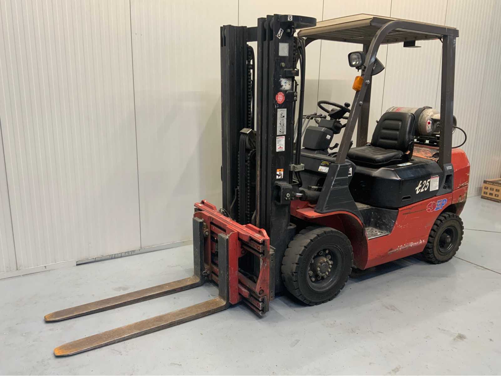 EP – FG25T – 4.3M Triplex, Free-Lift, Side-Shift, 2560 Hours – Forklift
