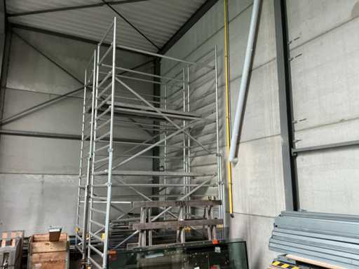 Custers Corona Aluminium rolsteiger