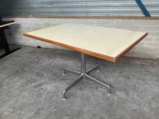 Vastelli Dining Table