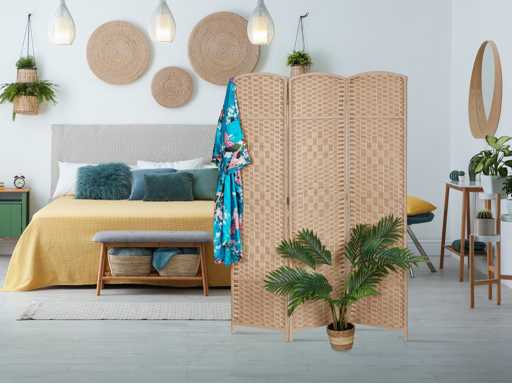 Nature-coloured room divider