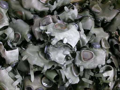 Roumain. Masque de protection M74, déco, dans une boîte en bois (G2) (30x)