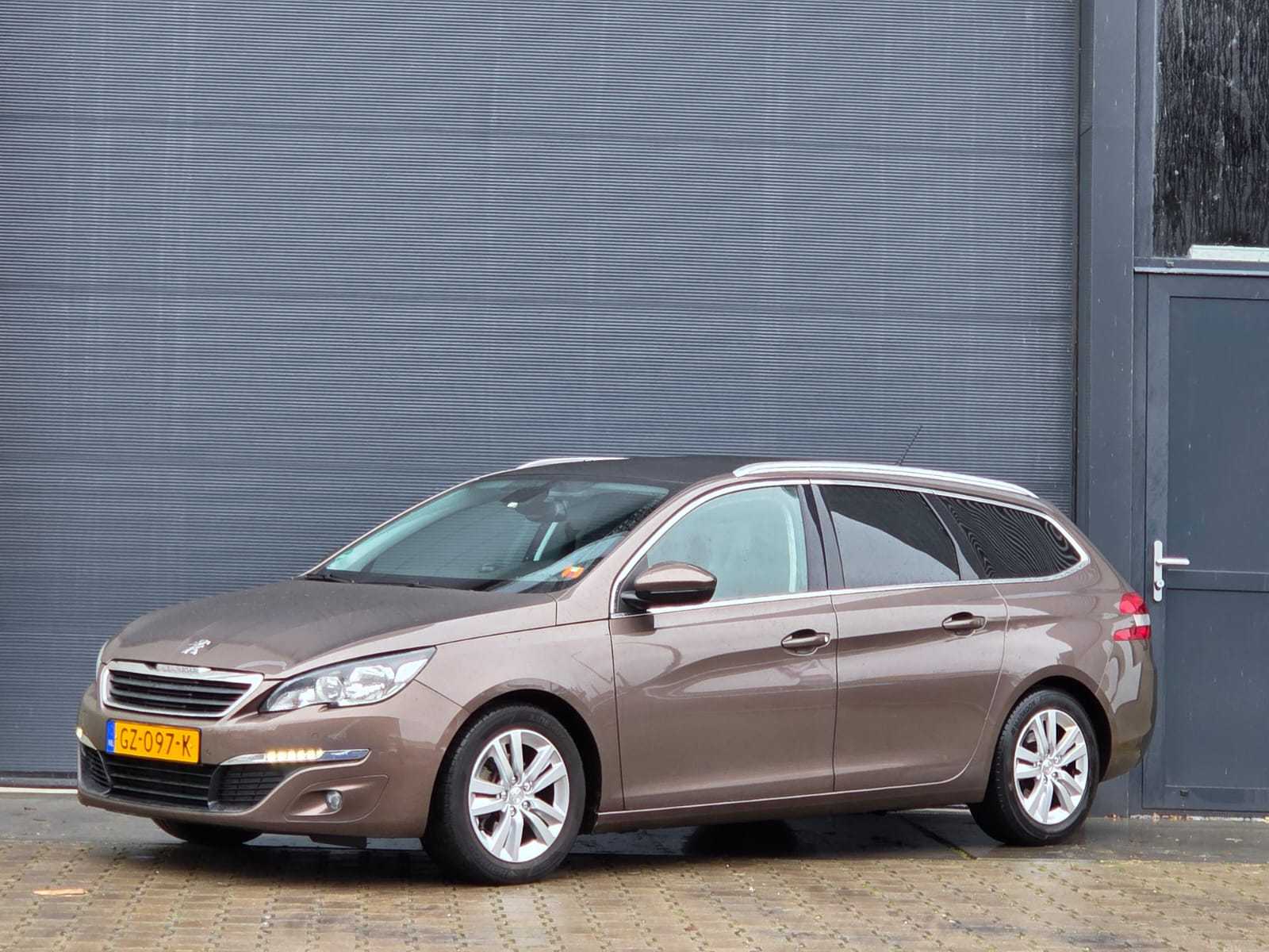 Peugeot – 2015 – 308 SW – 1.2 PureT.Blue L. Ex – GZ-097-K