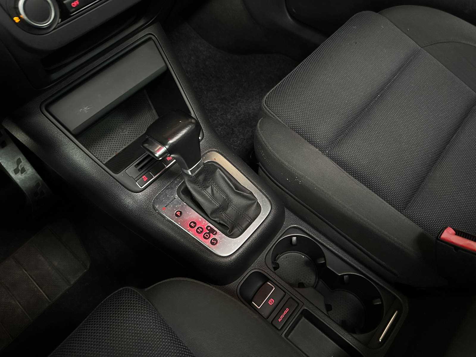 Volkswagen Tiguan 2.0 TSI Sport&Style 4Matic R-Line 170hp 2010, 21-KJR-3 Youngtimer