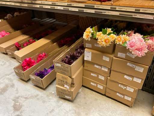 Lot de fleurs artificielles