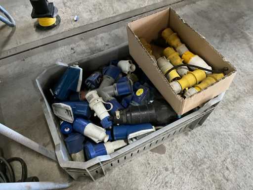 Batch of 3 pin camping plugs