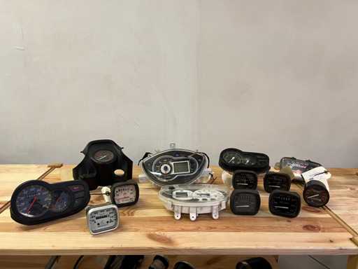 Peugeot – Mehrere Modelle – Zähler / Kilometerzähler / Tachometer - Satz von Zählern / Tachometer (13x)