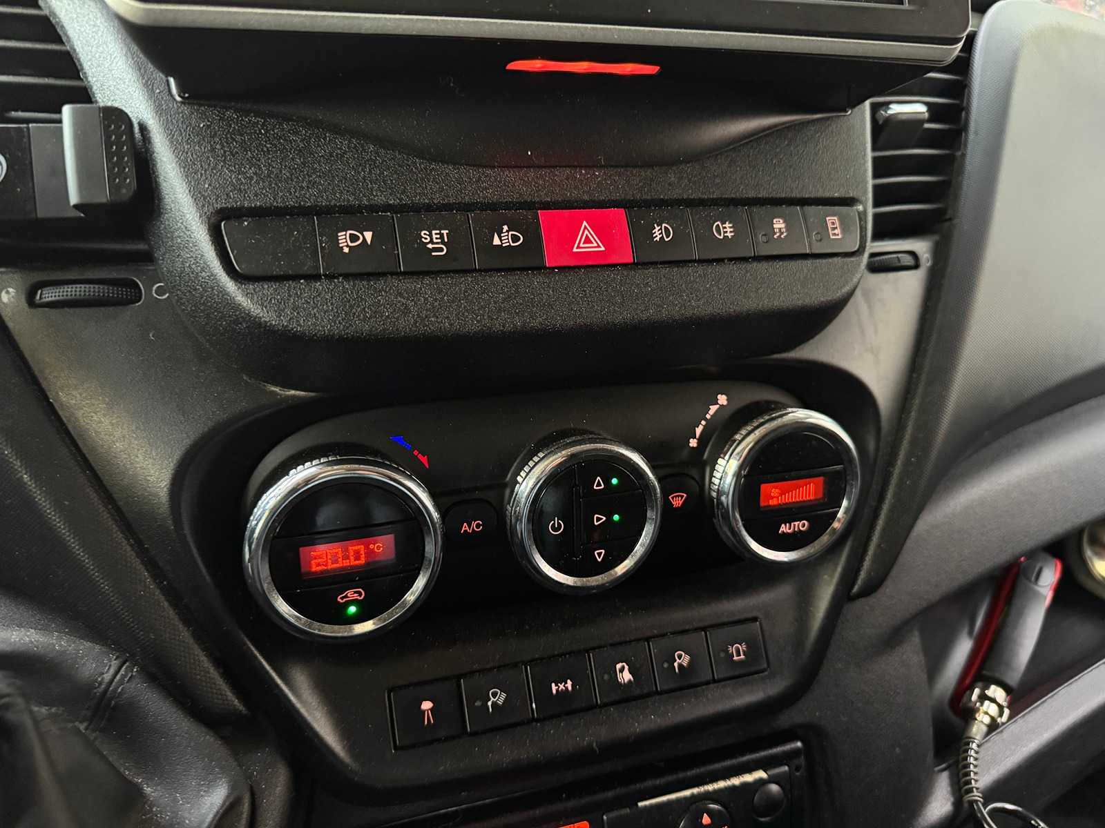 Iveco Daily 40C17 3.0 375 170pk 2016, VS-281-H