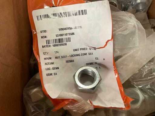 Self-locking nut (374x)