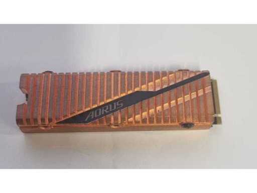 Gigabyte AORUS 2TB NVMe Gen4 M.2 SSD | Pure Copper Heatsink