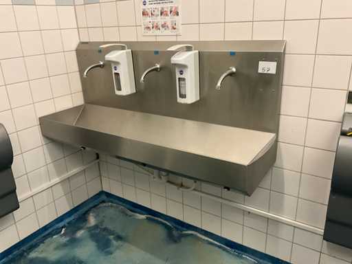 Stainless steel sink