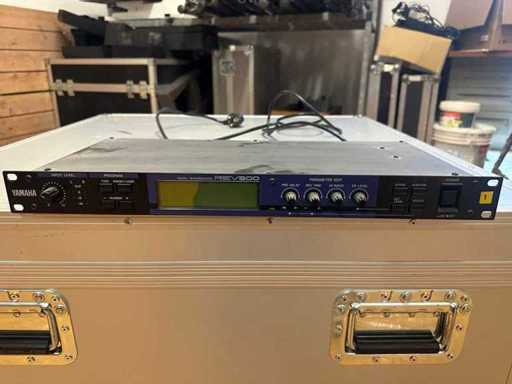 Yamaha - Rev 500 - Rack Effects Processor