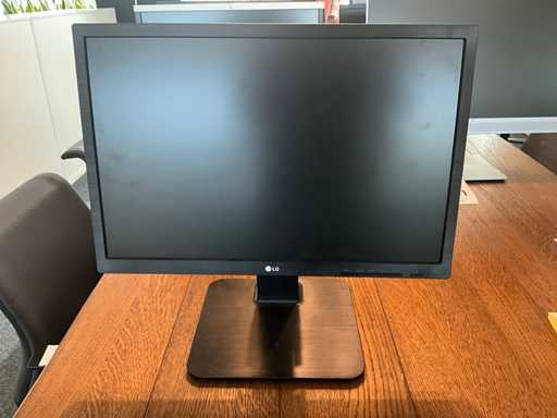 LG 228K55WY 22” Monitor (3x)
