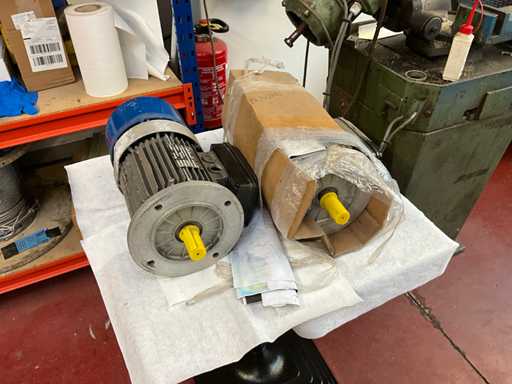 2 x Motor MGM BADA 90 L2 8B5 - 3000/750T