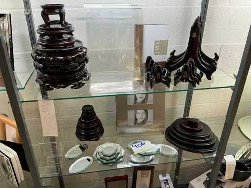 Various pedestals and mirrors