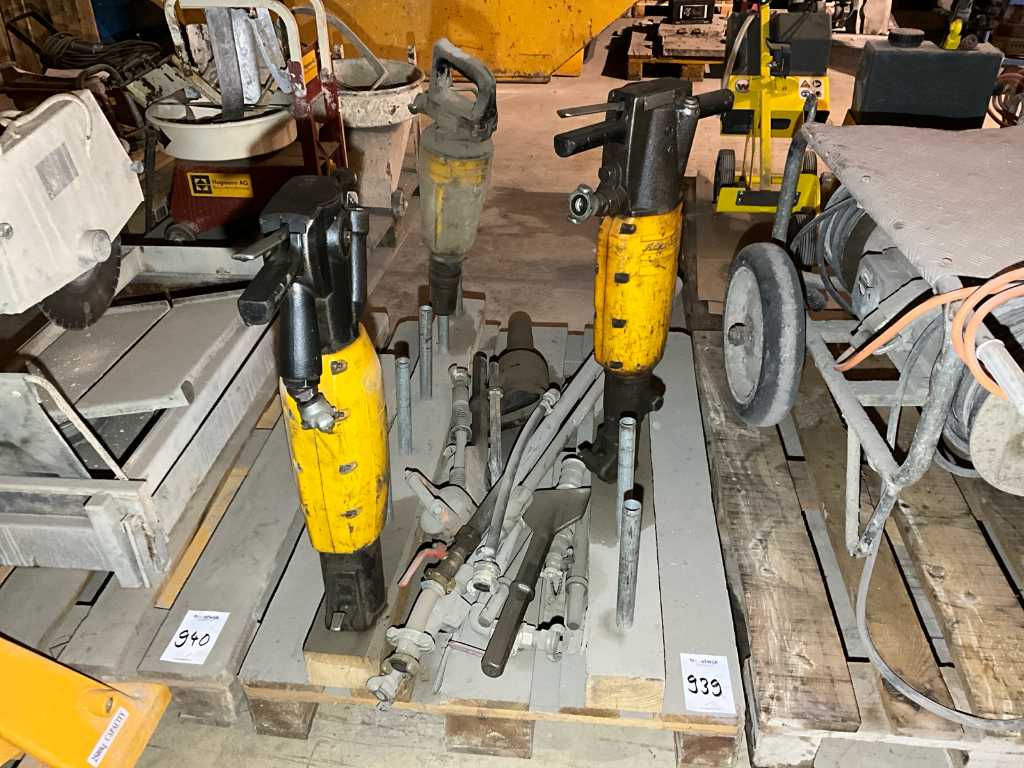 Atlas Copco Jackhammer with Stand and Accessories (4x)