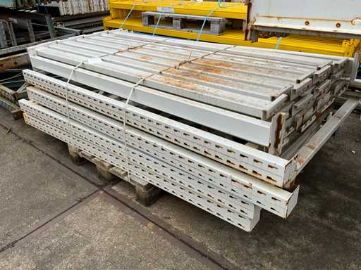 Étagère à palettes