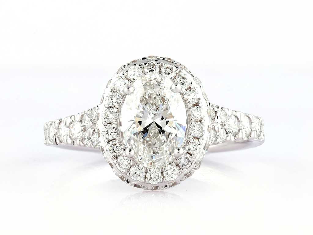 18 KT White gold Ring With 2.0Cts Lab Grown Diamond