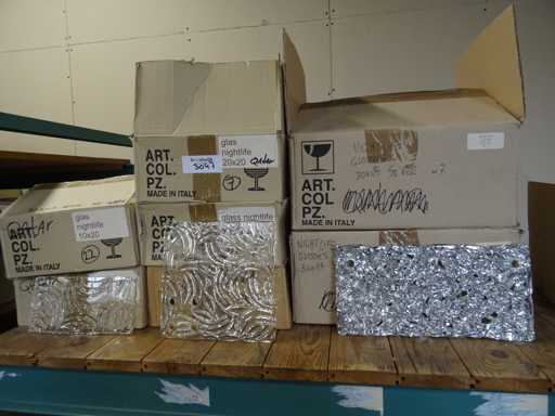 Fournée de verre décoratif, environ 70 pièces