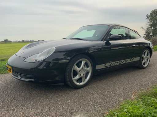 2000 Porsche 911 Carrera 4 Coupé