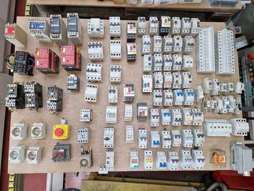 Elektrische Komponenten