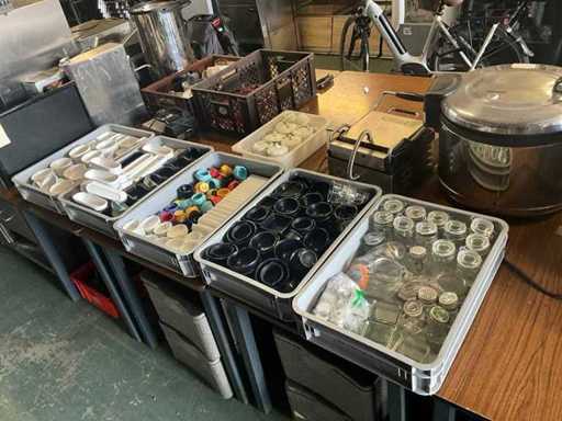 Naczynia, szkło i sztućce