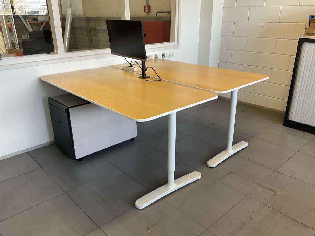 Desks with drawer units (6x)