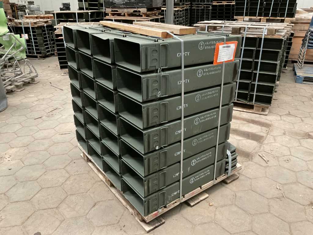 Ammunition boxes (28x)