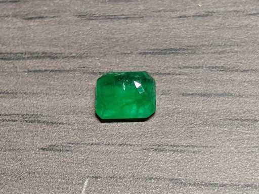 Natuurlijke groene gemineerde smaragd-0,57-karaat