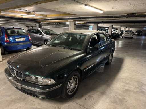 1998 BMW 523I Passenger car