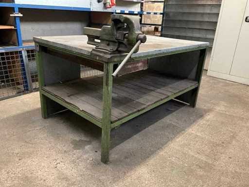 Banco da lavoro in acciaio con morsa