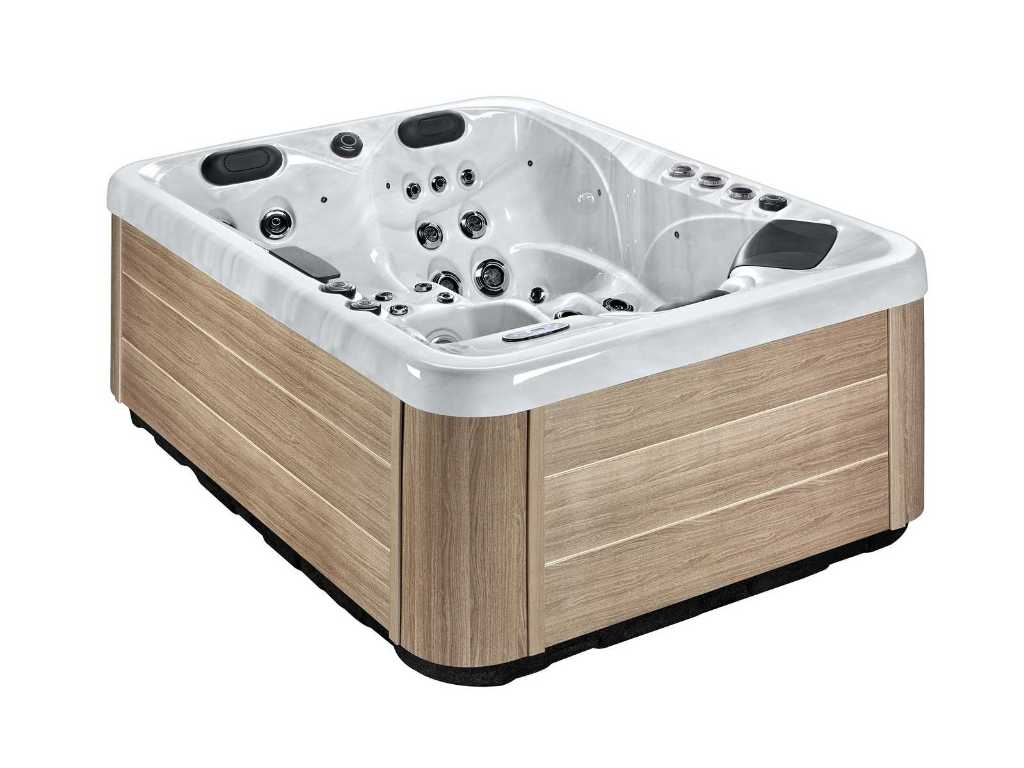3-person outdoor spa with balboa and WIFI